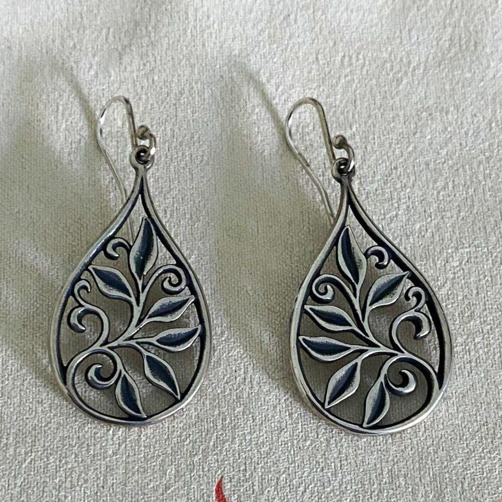 James Avery Retired Abounding Vines Earrings